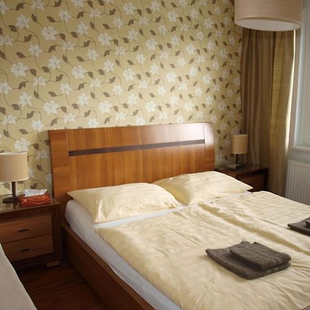 Apartman Drahovice Karlowe Wary Zewnętrze zdjęcie