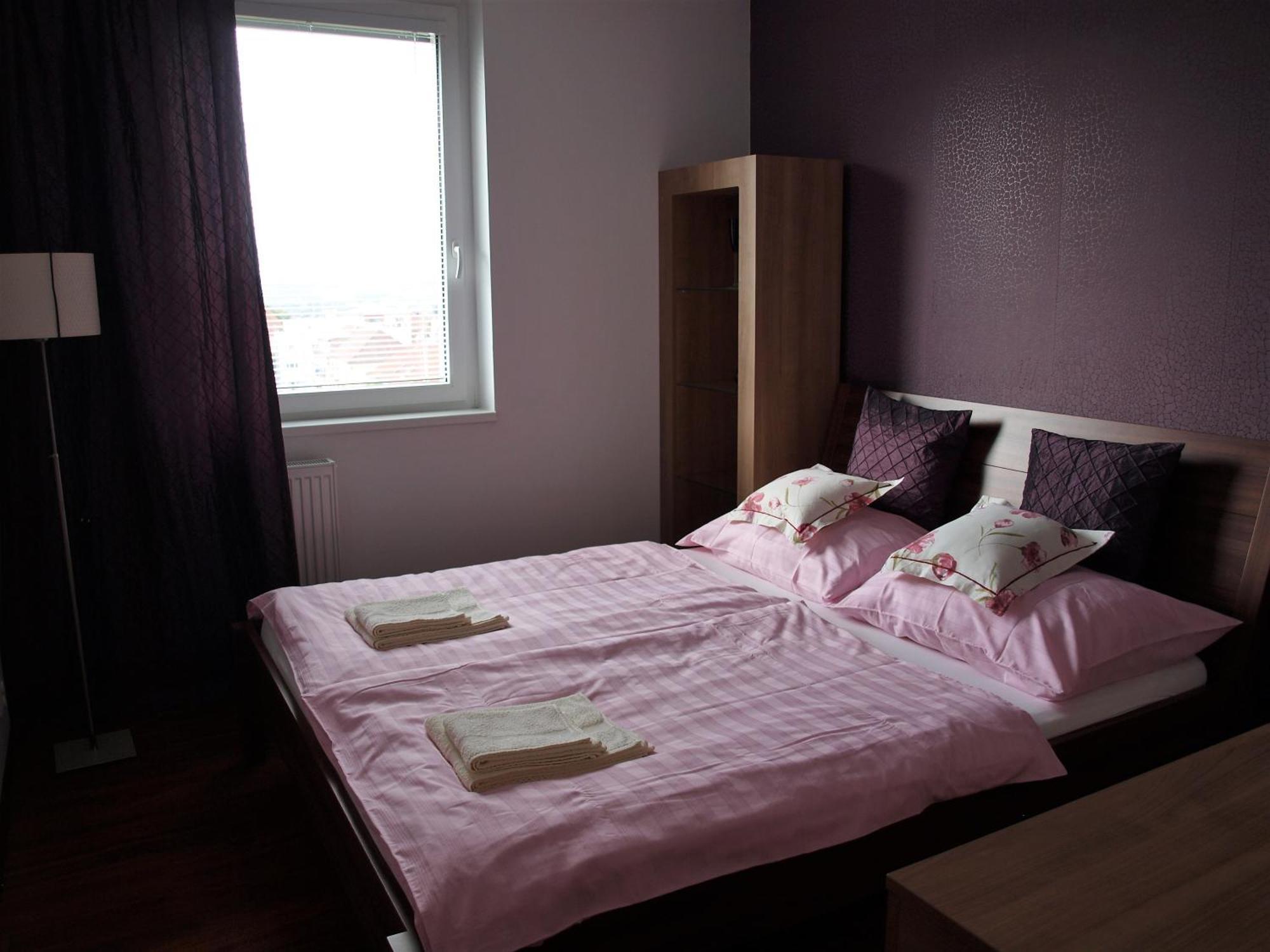 Apartman Drahovice Karlowe Wary Zewnętrze zdjęcie